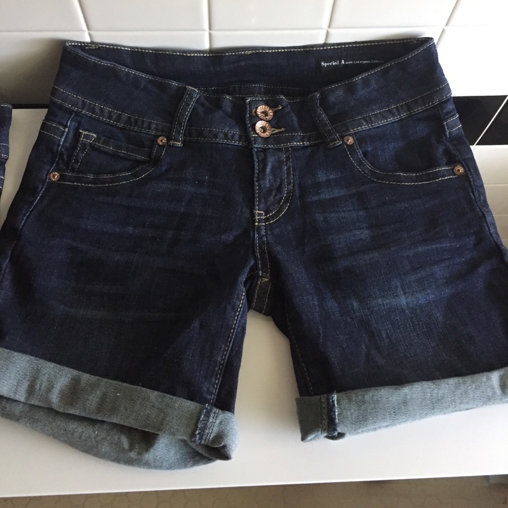 Jean stretchy shorts women’s small